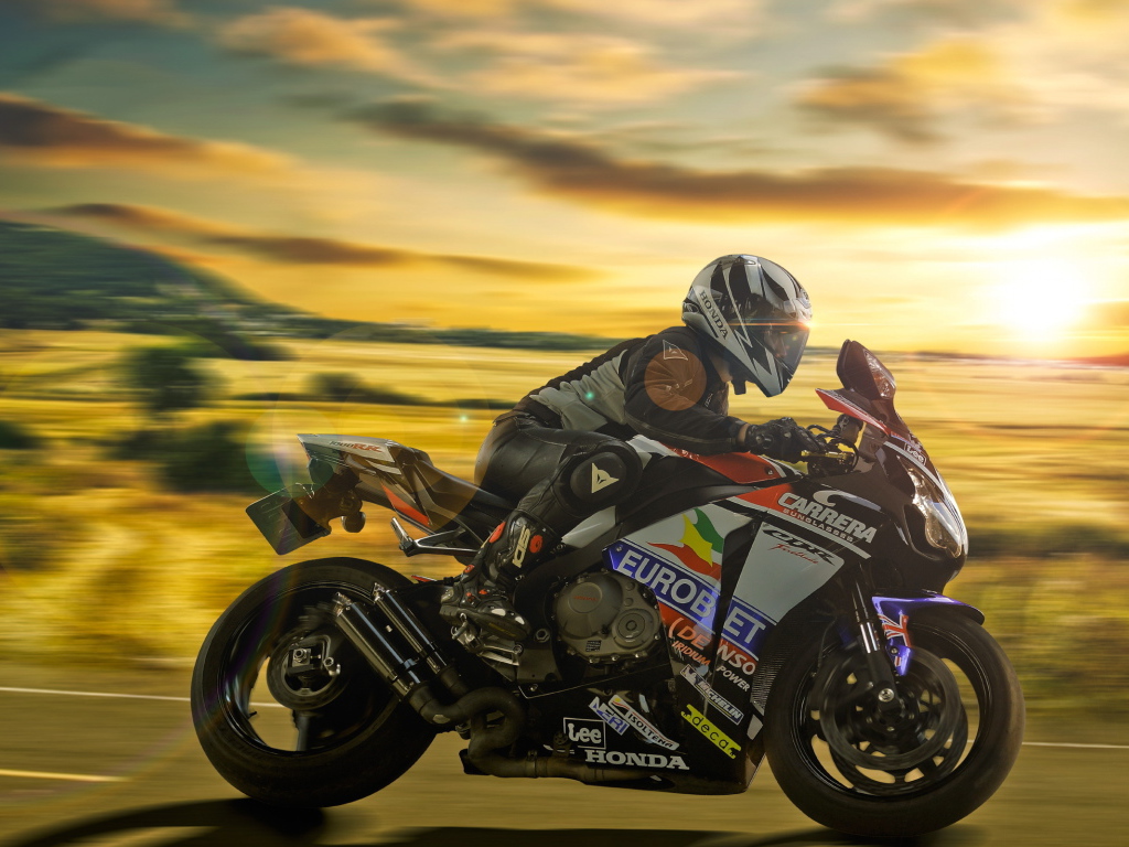 Мотогонщик на хонде