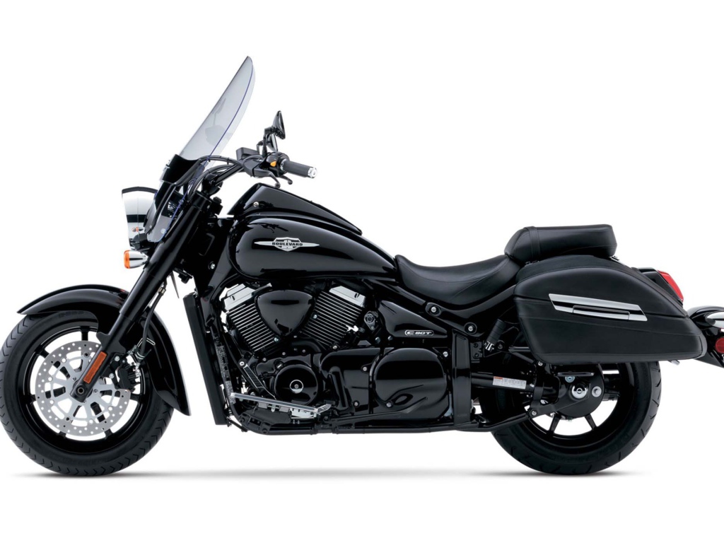 Красивый мотоцикл Suzuki Boulevard S 40