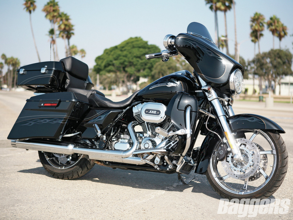 Невероятный мотоцикл Harley-Davidson Street Glide