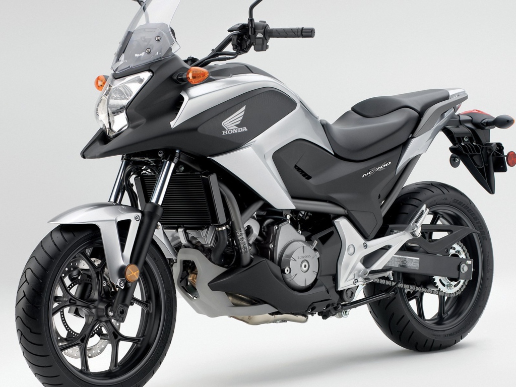 Невероятно быстрый мотоцикл Honda NC 700 X
