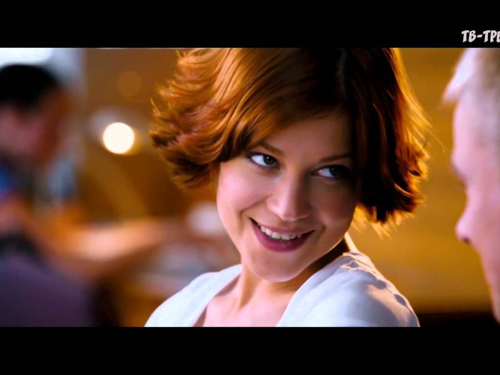 Темный мир: Равновесие девушка улыбается