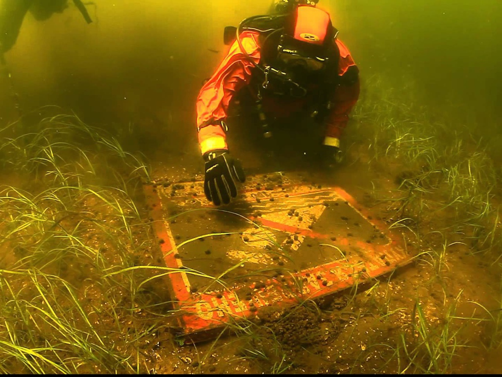 Акваланги на дне