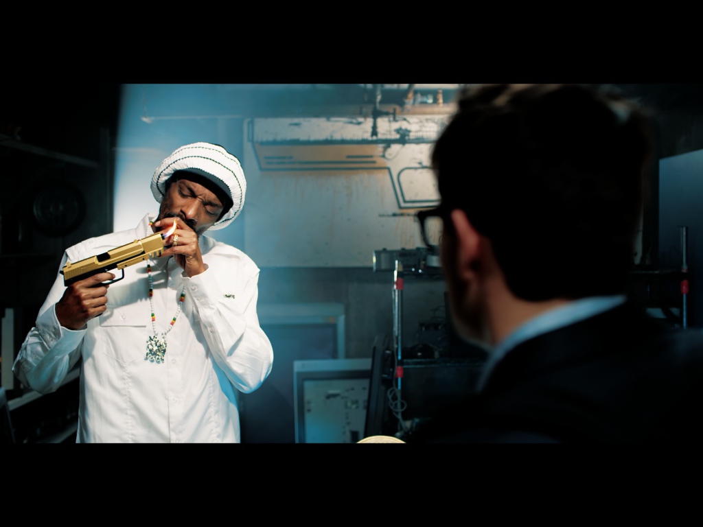 Одноклассники.ru НаCLICKай удачу Снуп Дог подкуривает