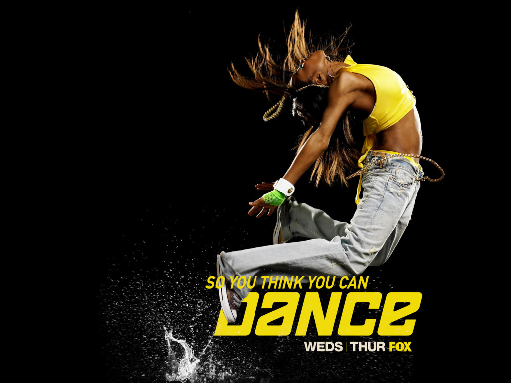 Танцовщица в желтой футболке