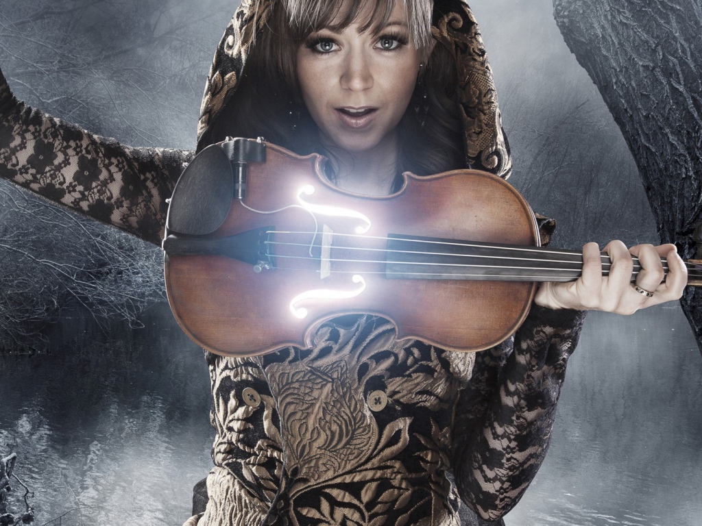Певица со скрипкой