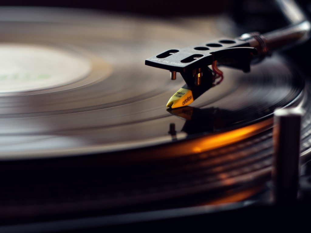 Проигрыватель с пластинкой