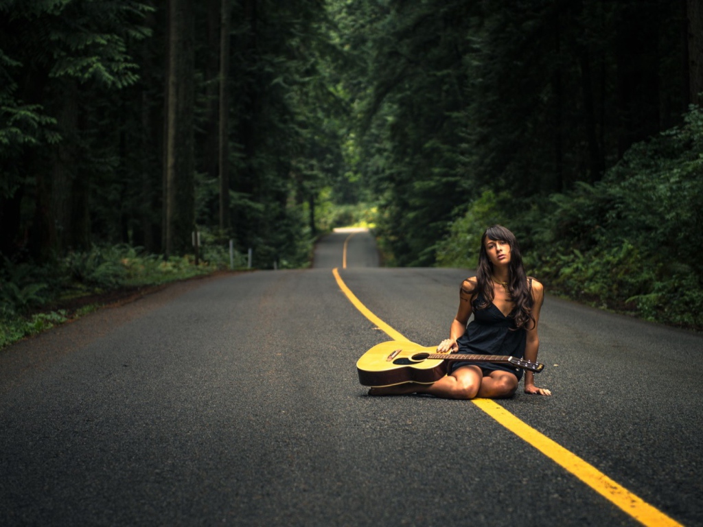 Жёлтая разделительная полоса