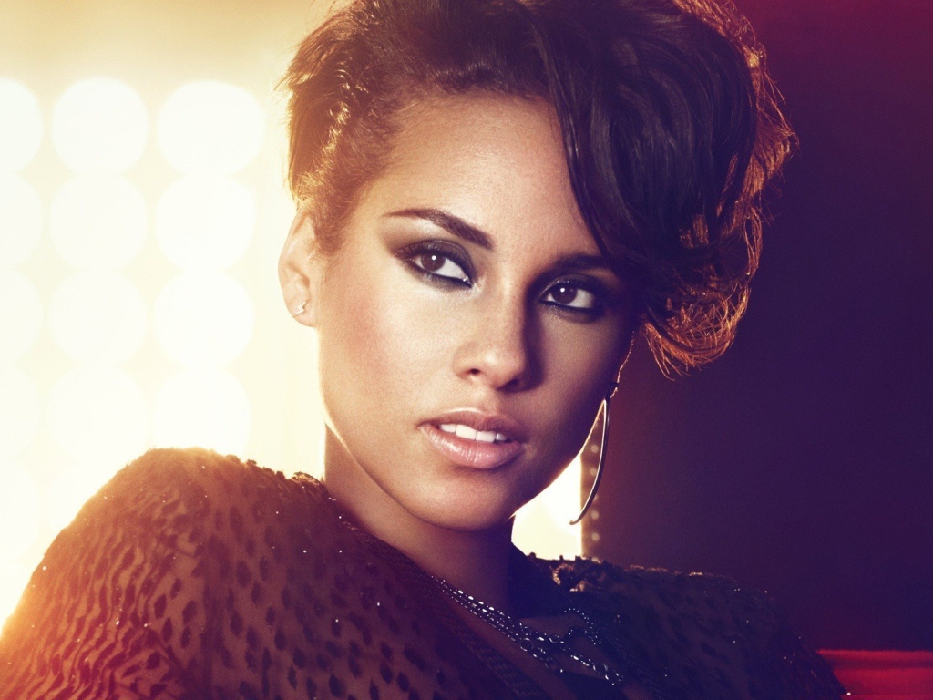 Алисия Кейс певица