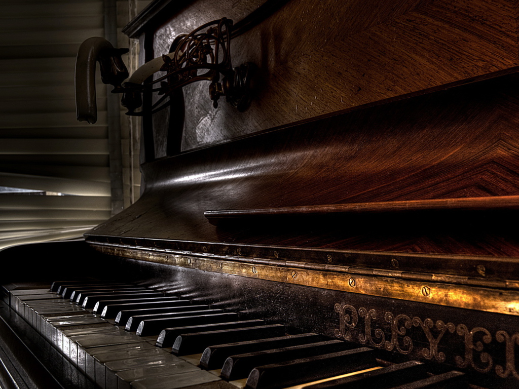 Старое пианино