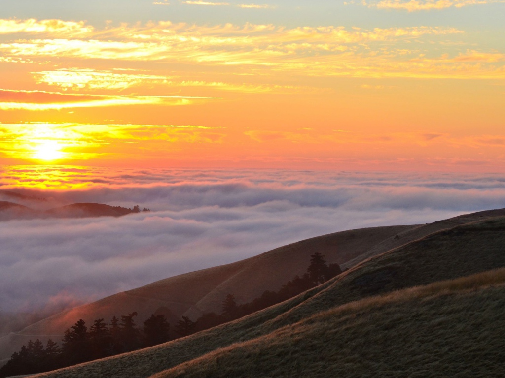 Закат над облаками
