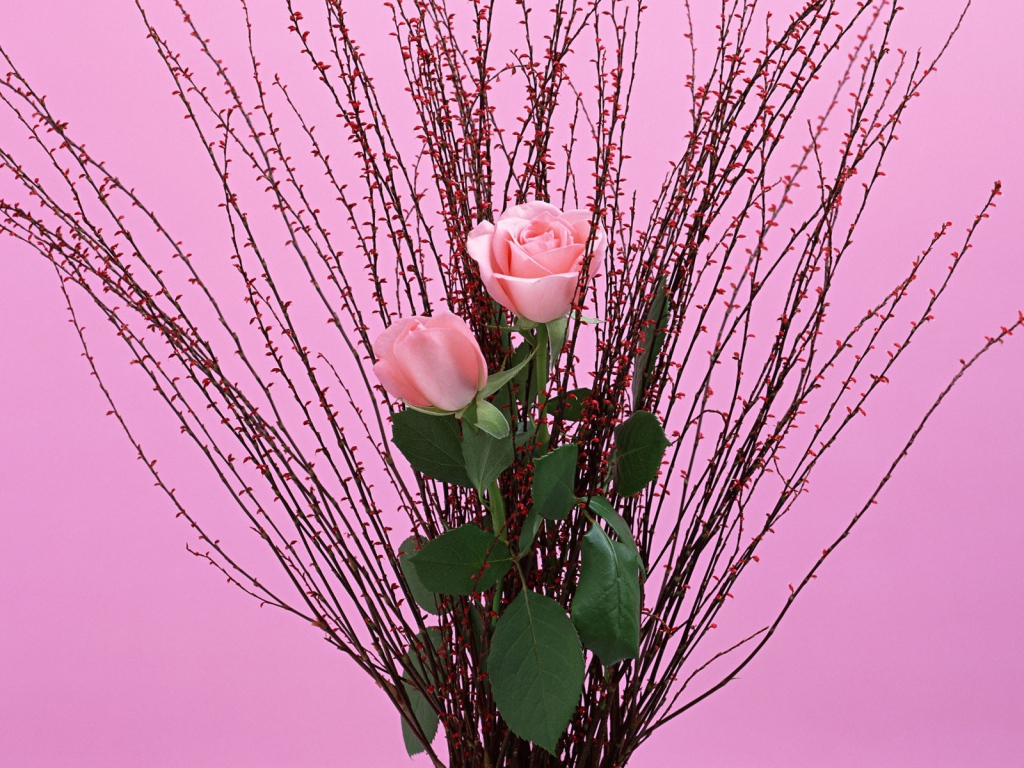 Букет из веток и роз