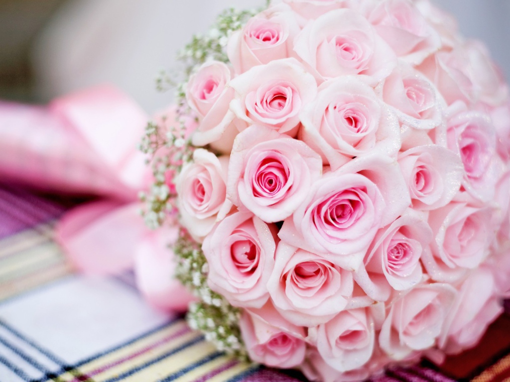 Букет розовых роз