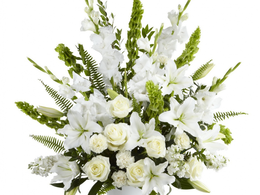 Великолепный букет белых гладиолусов