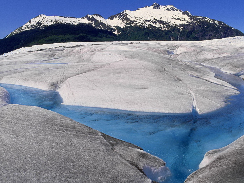Горный ледник на Аляске