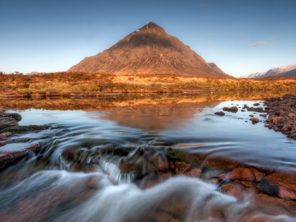 Река на горном плато