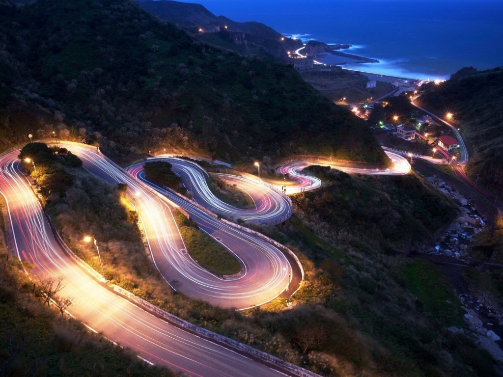 Очень извилистая горная дорога