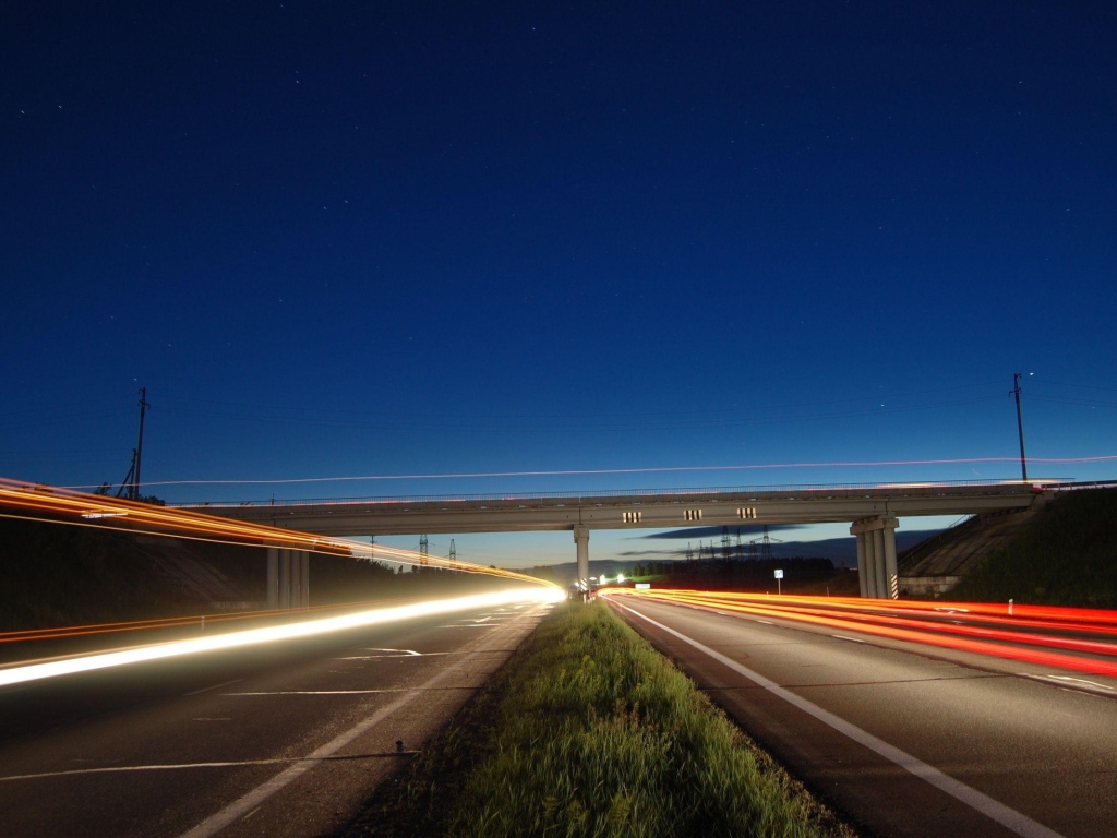Ночная автомагистраль