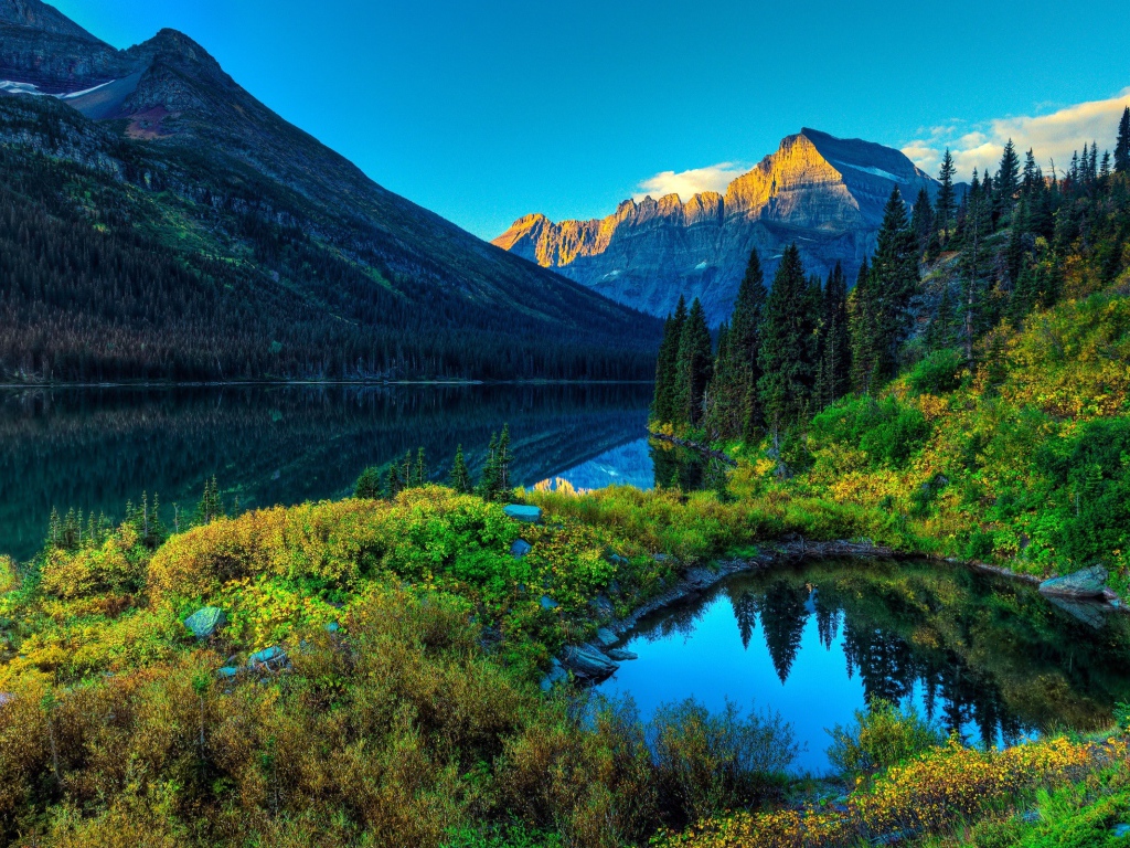 Тихое озеро в горах