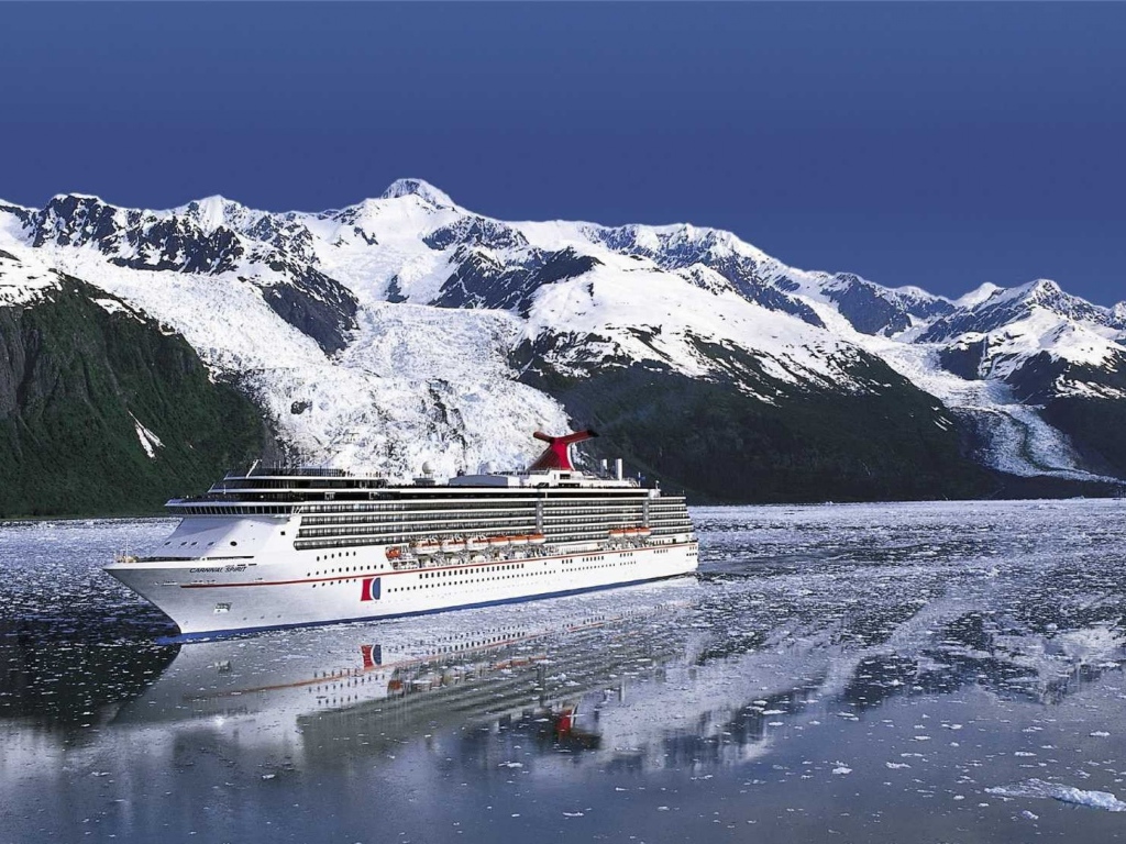 Круизный лайнер на Аляске