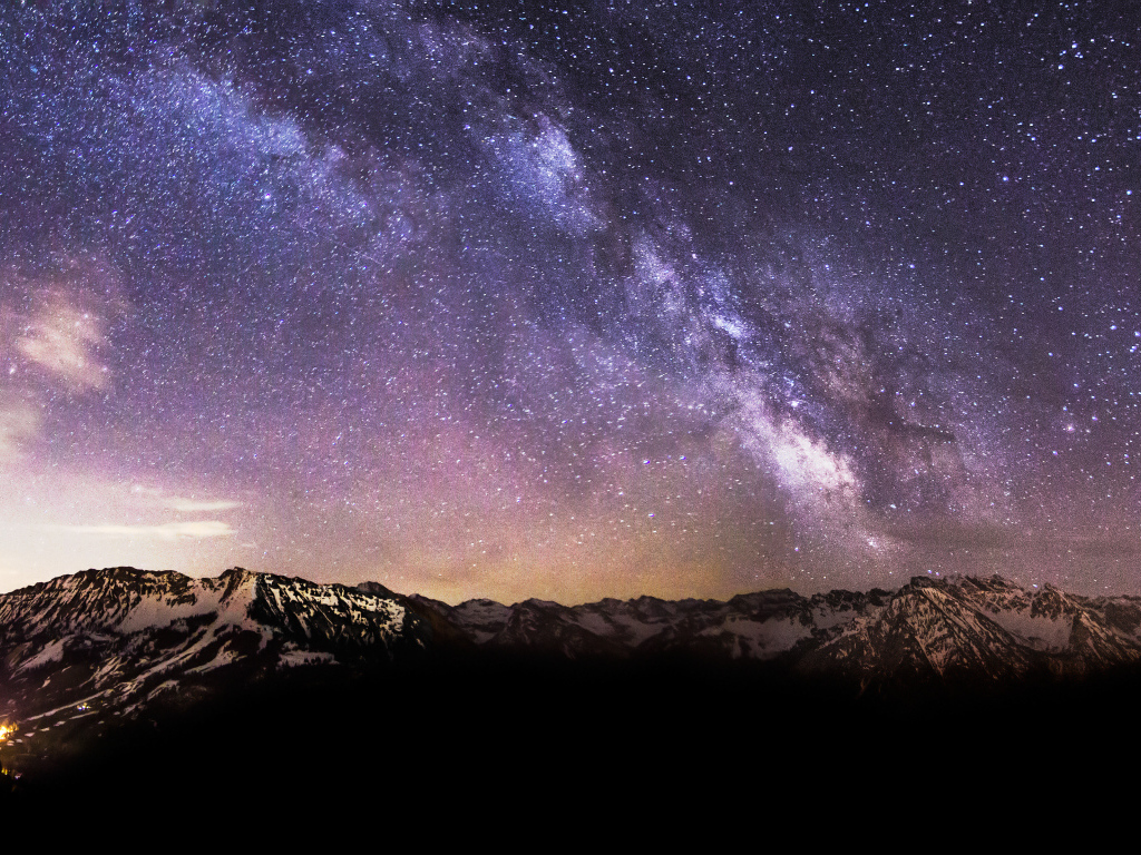 Удивительный Млечный Путь и горы