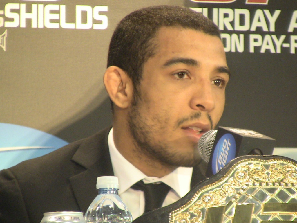 Популярный боец Хосе Альдо