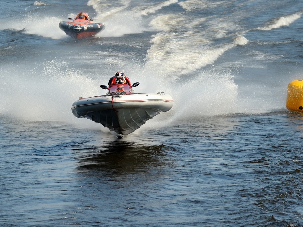 Гонки на катерах