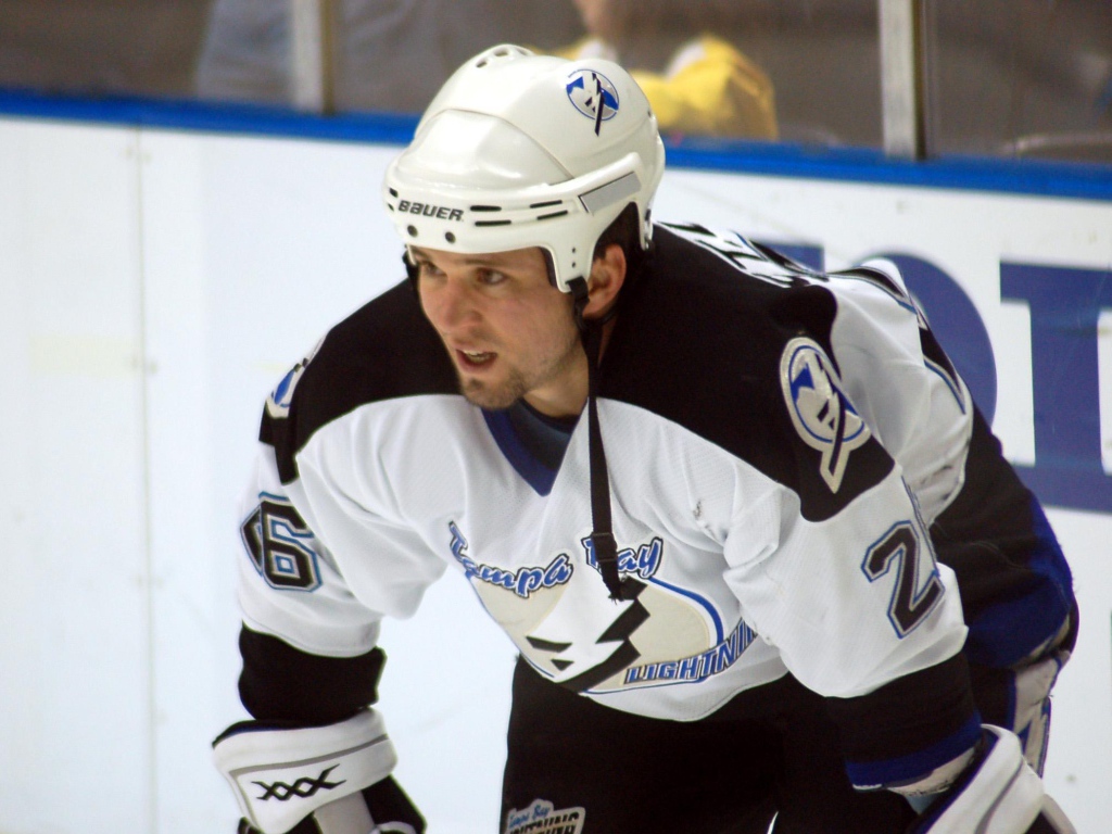 Хоккеист Мартин Сент-Луис на льду