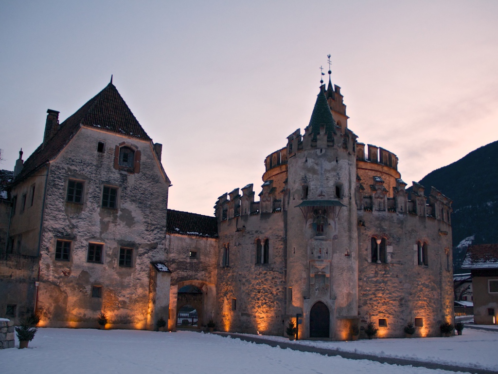 Замок в городе Нойштифт, Австрия