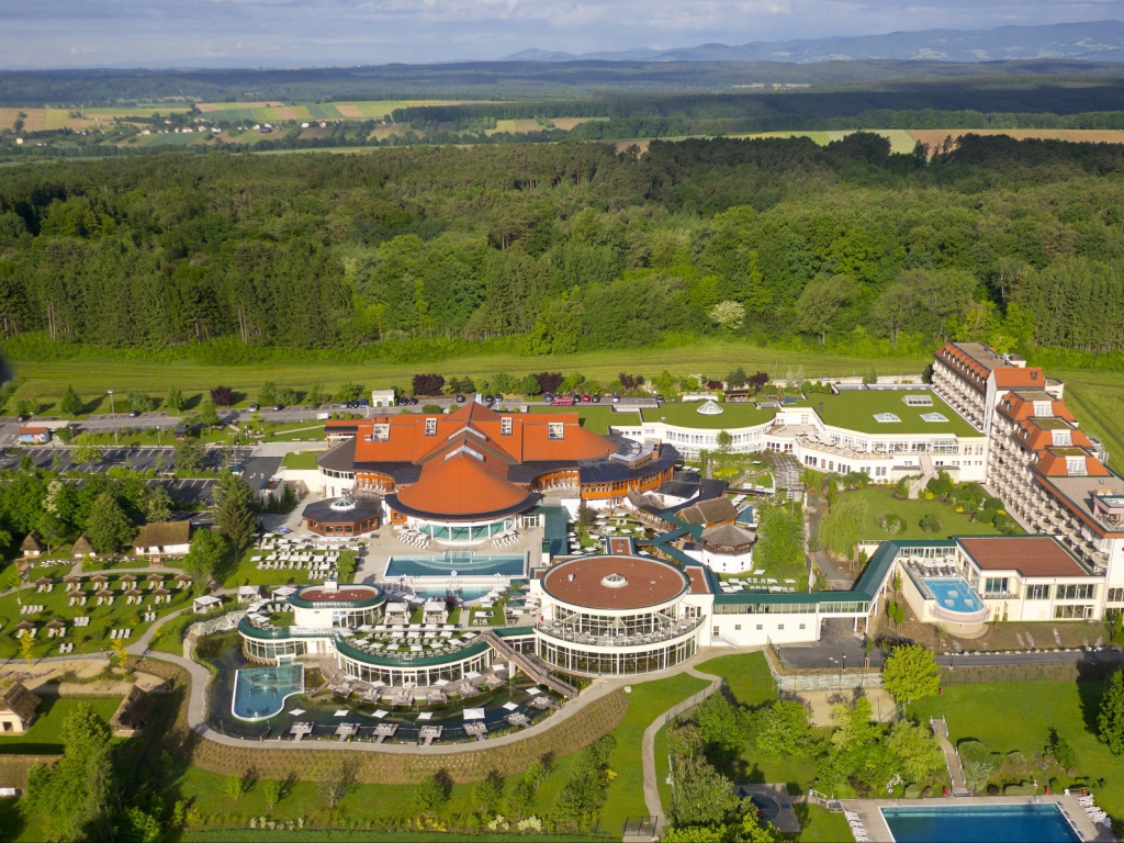 Панорама на курорте Бад Татцмансдорф, Австрия