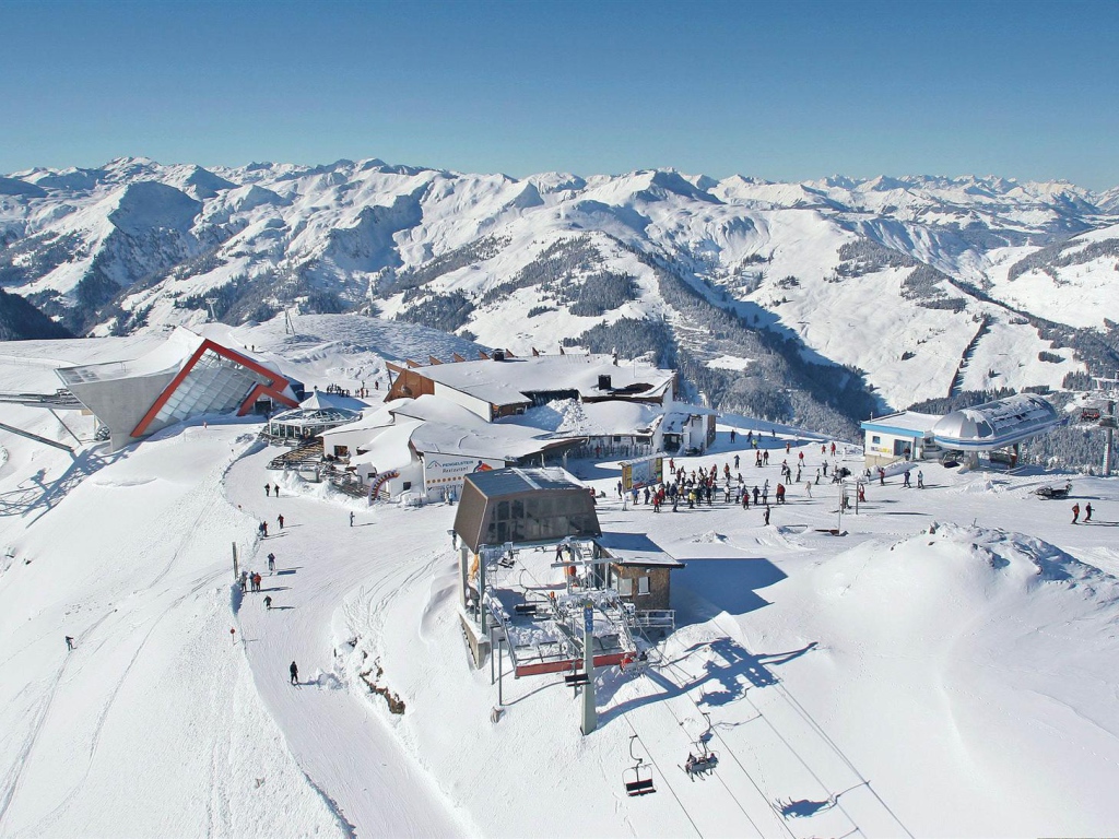 Горнолыжная база на курорте Китцбюэль, Австрия