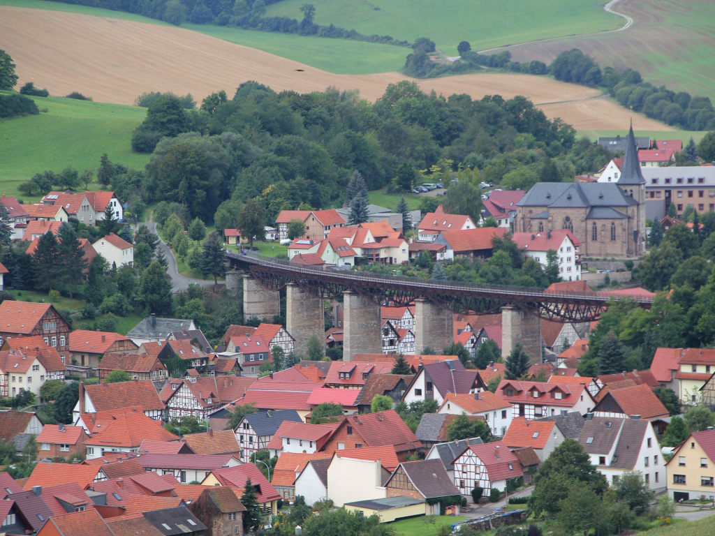 Городские здания в городе Лэнгенфельд, Австрия