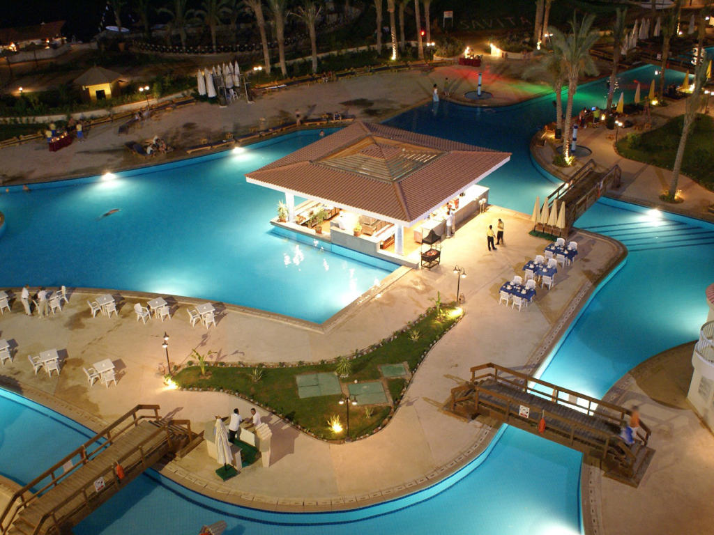 Вид из окна отеля на курорте Хургада, Египет