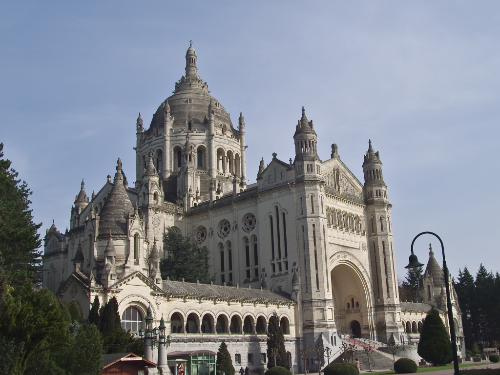 Собор в Нормандии, Франция