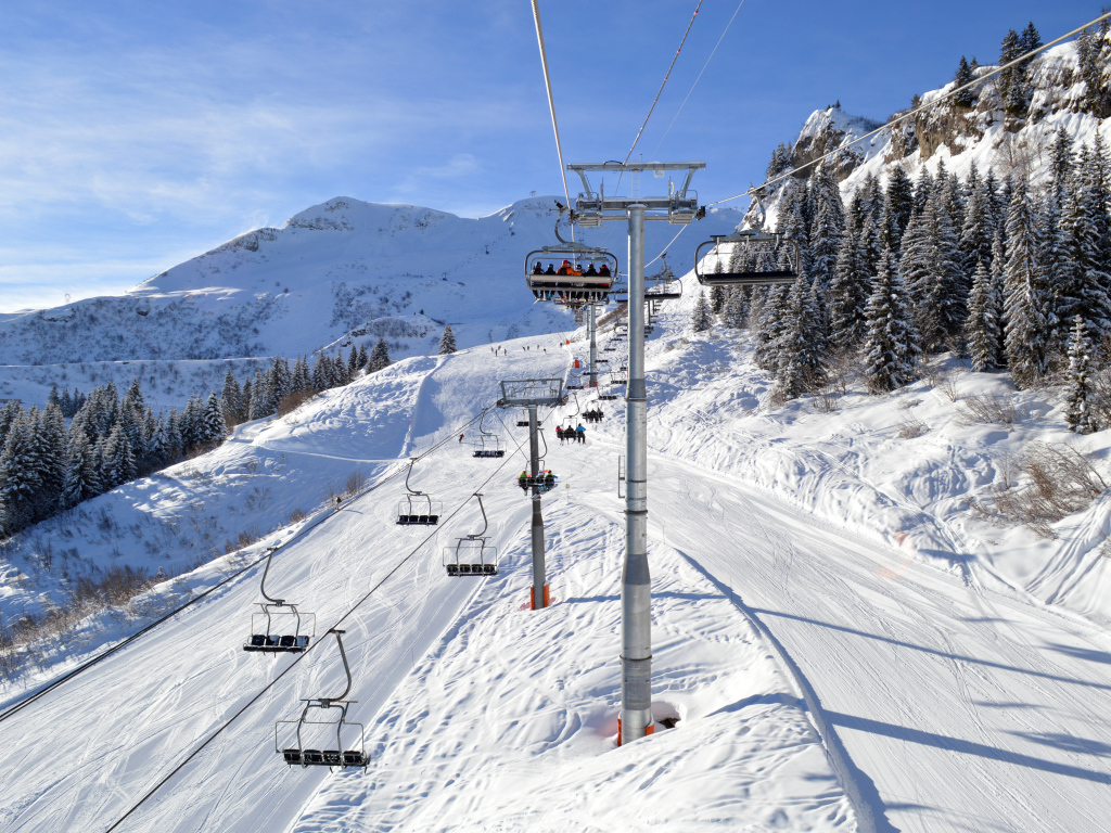 Подъемник на горнолыжном курорте Самоен, Франция