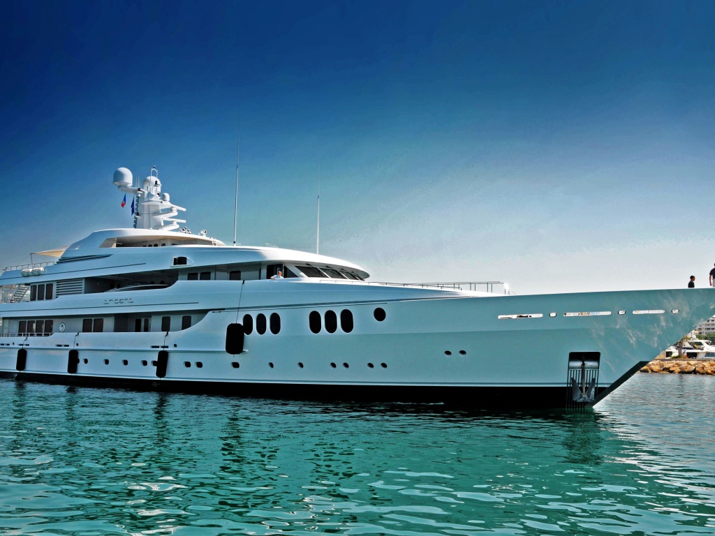 Роскошная яхта в Каннах, Франция