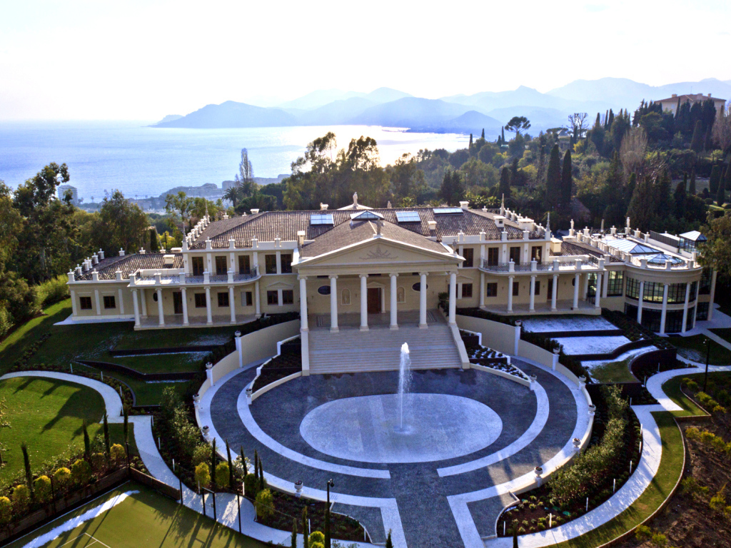 Дворец в Каннах, Франция