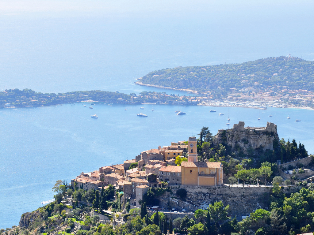 Панорама на курорте Эз, Франция