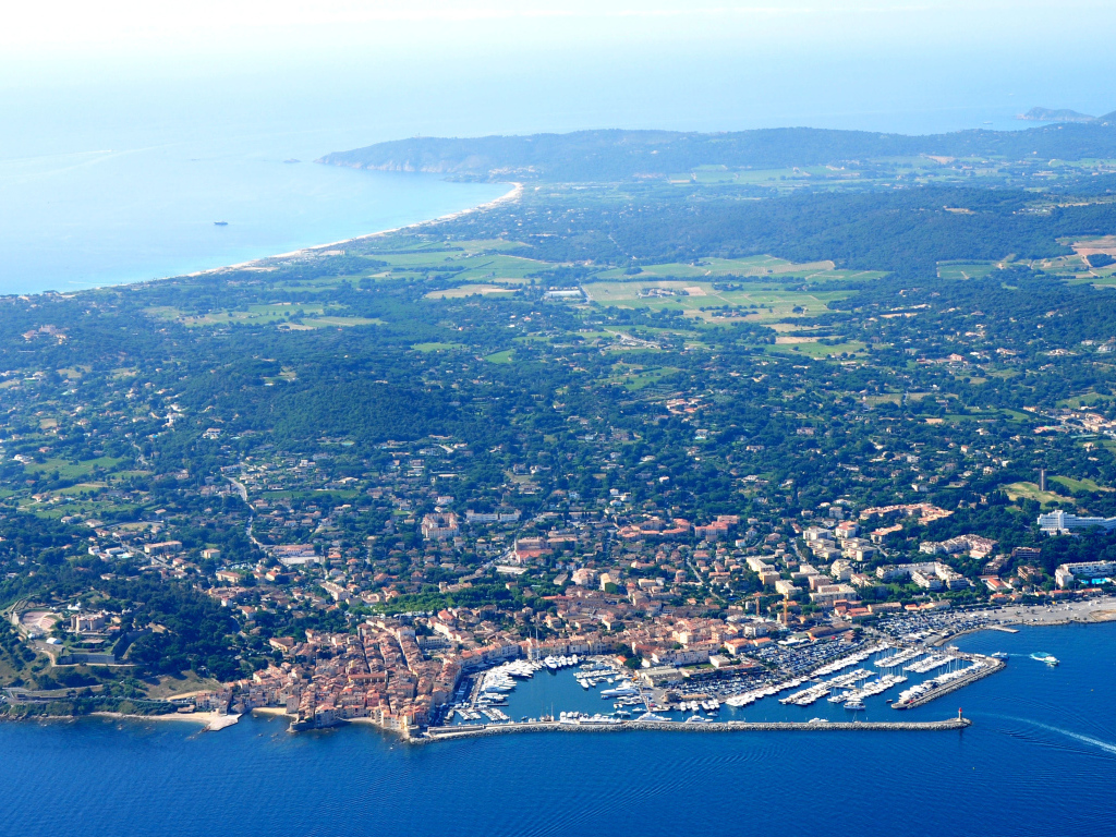 Панорама на курорте Сен-Тропе, Франция