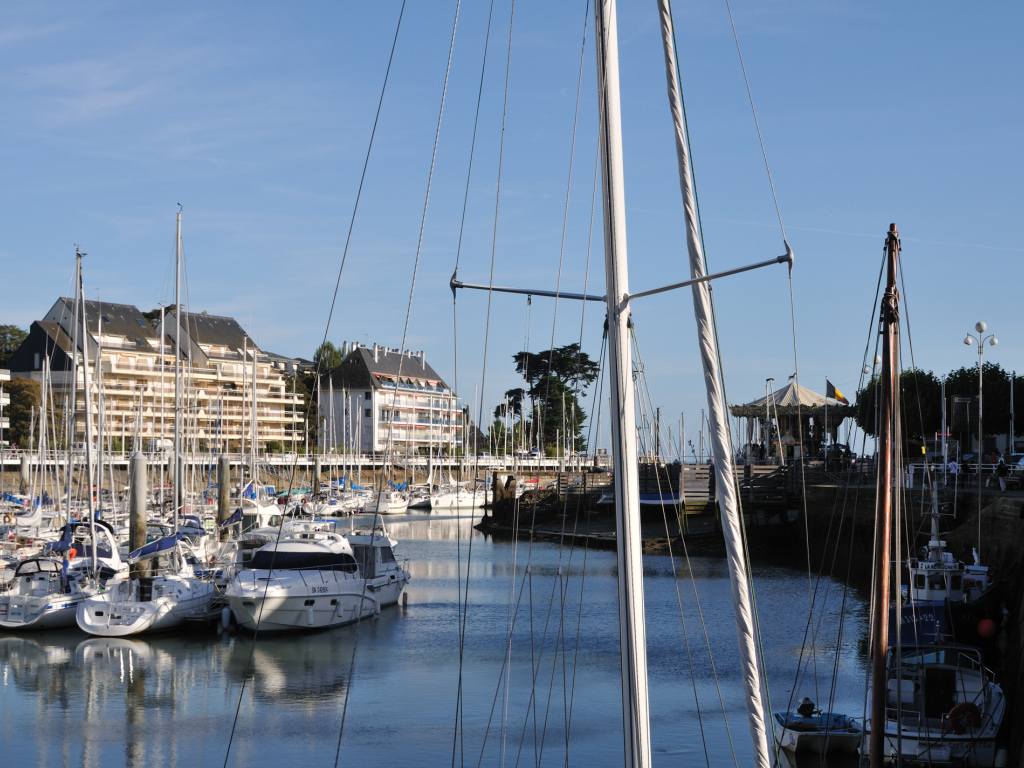 Порт на курорте Ла Боль, Франция