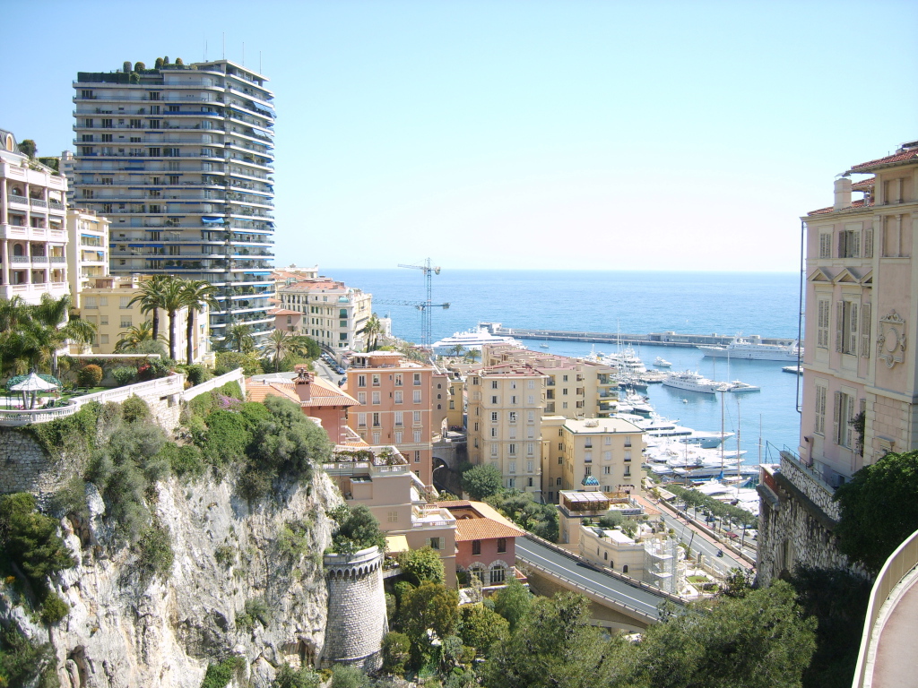 Скалы в Монте-Карло, Франция