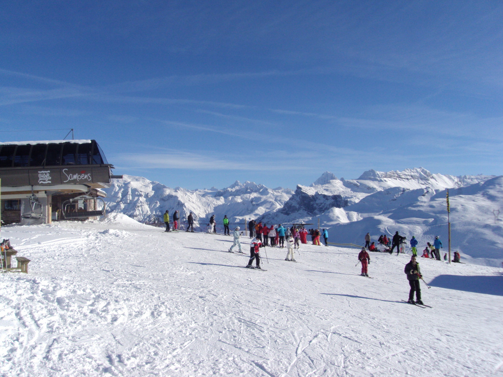 Лыжная база на горнолыжном курорте Самоен, Франция