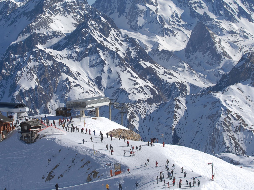 Лыжная база на горнолыжном курорте Мерибель, Франция