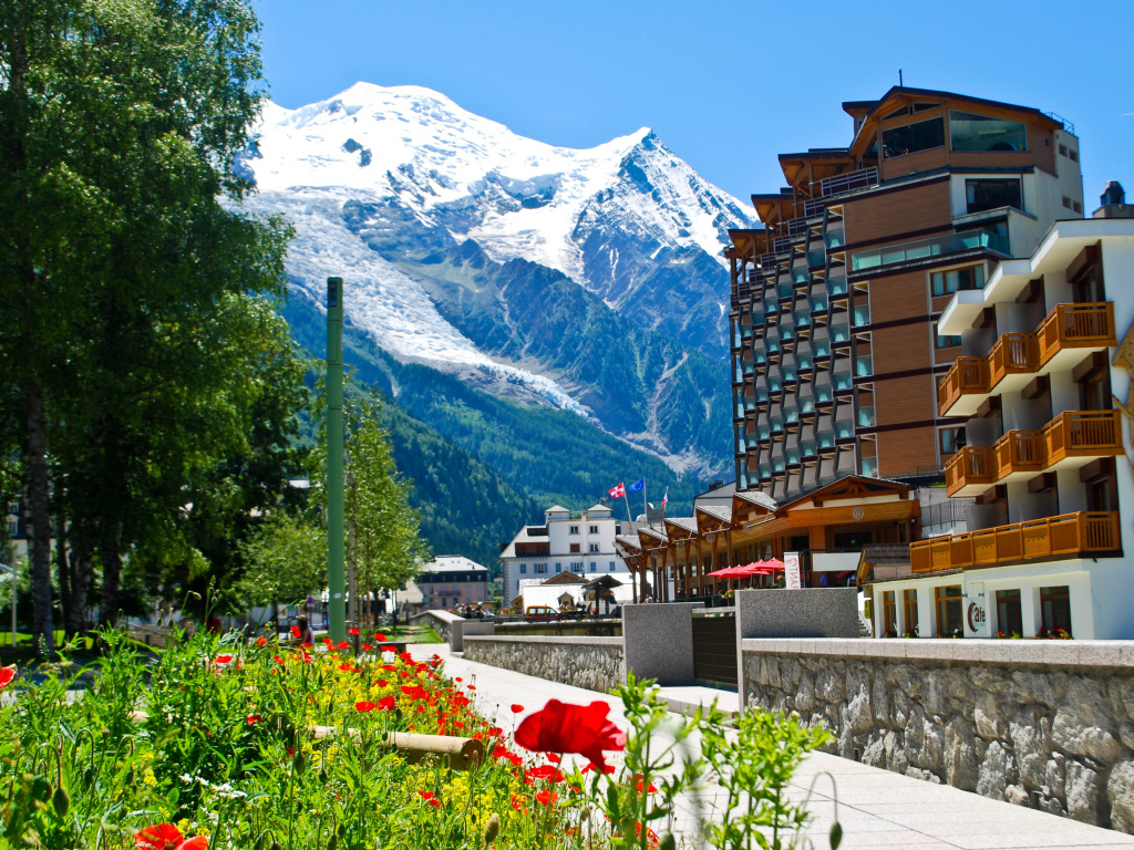 Сквер на курорте Шамони, Франция