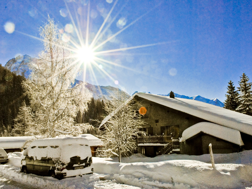 Солнце на курорте Шамони, Франция