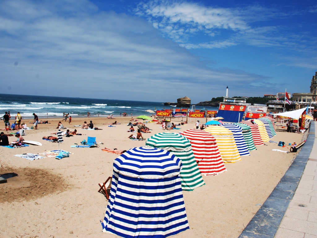 Пляж на курорте Биарриц, Франция