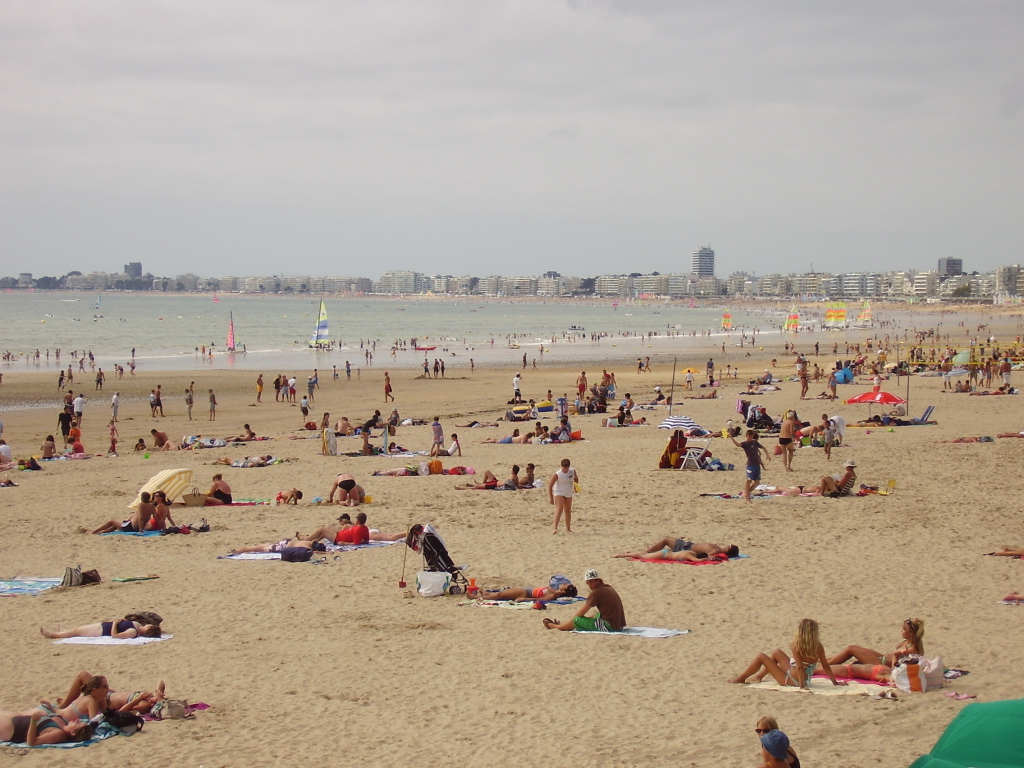 Пляж на курорте Ла Боль, Франция