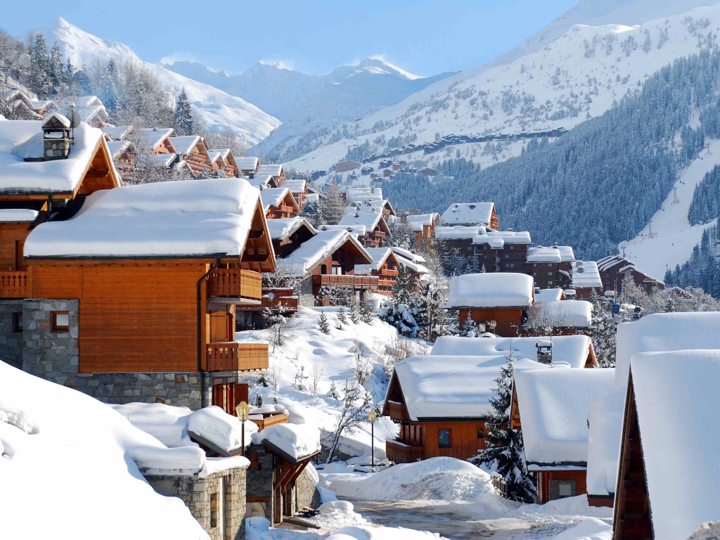 Деревянные дома на горнолыжном курорте Мерибель, Франция