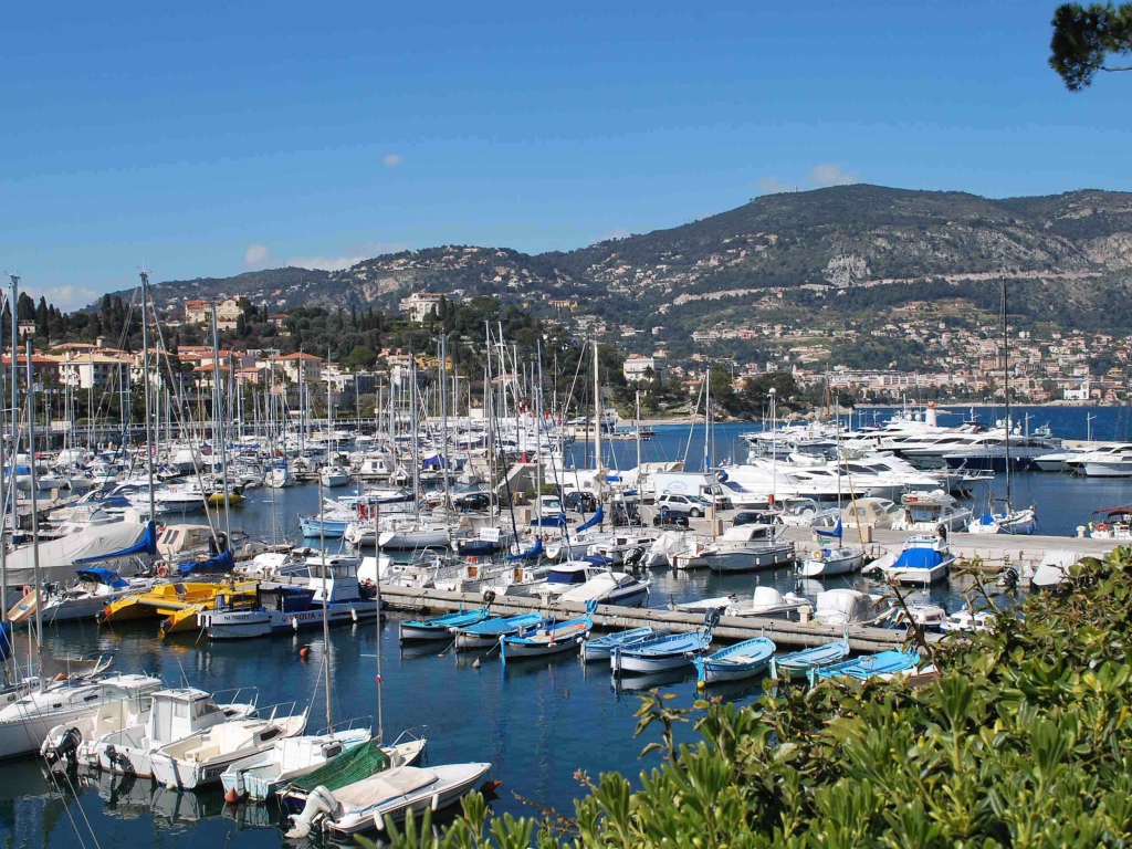 Яхты в порту на курорте Сен-Жан-Кап-Ферра, Франция