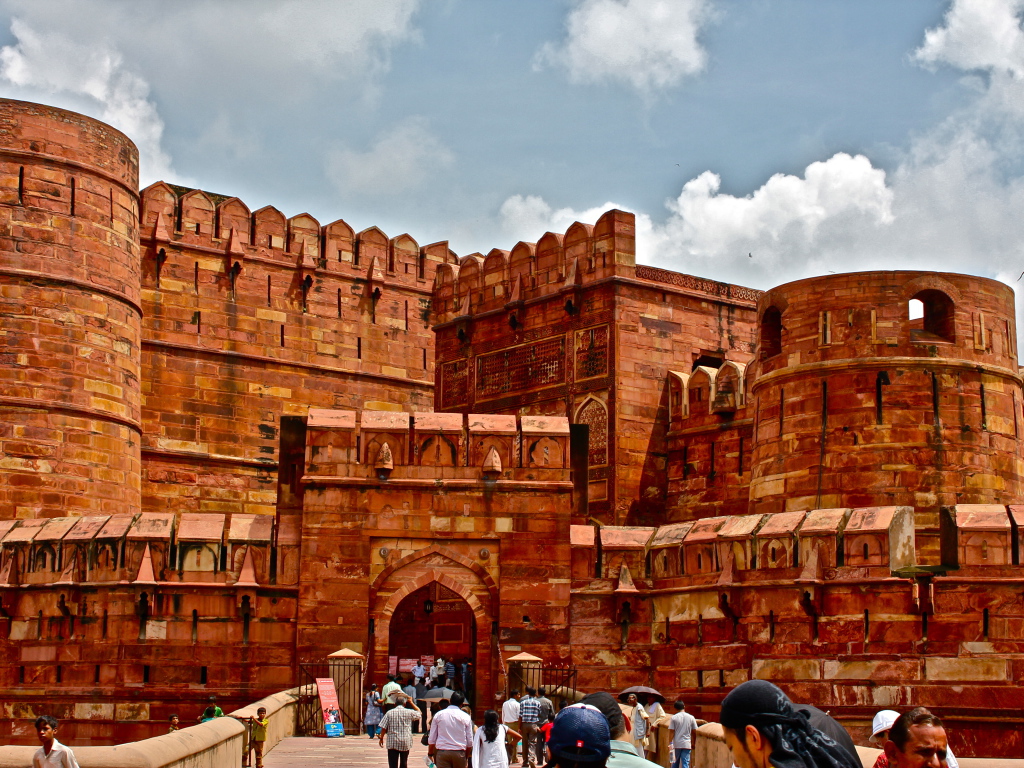 Древние строения в Агре