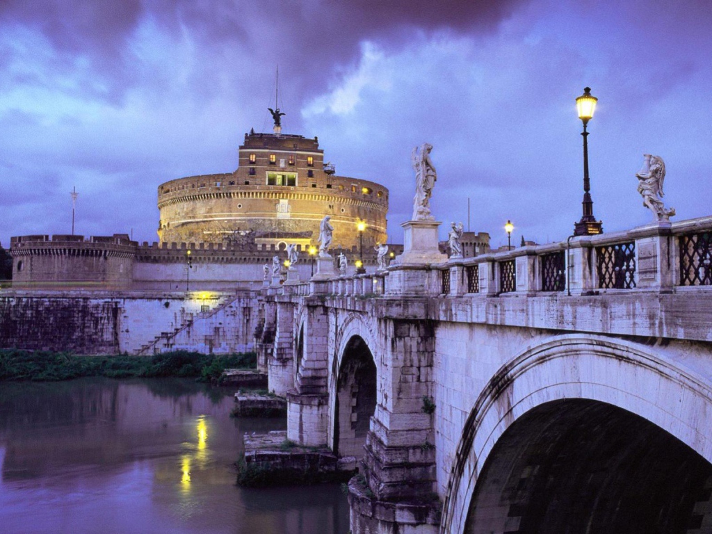 Мост через реку в Риме, Италия